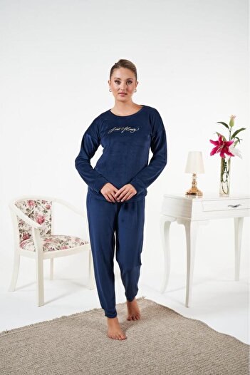 Estiva Women's Winter Velvet Pajama Set