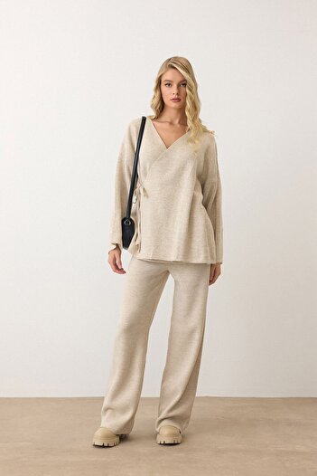 VAGGON Women's Beige V-Neck Belted Wide Leg Two-Piece Suit Vs00889