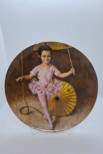 Reco Nurantik Rope Dancer Katie Figured Porcelain Decorative Wall Plate 23.5 cm