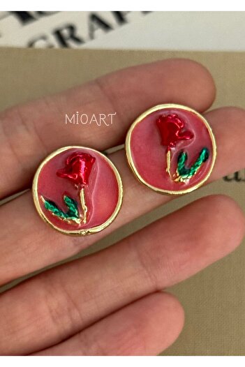 MioArt أقراط نسائية أنيقة على شكل زهرة مطلية بالمينا بتصميم الورد