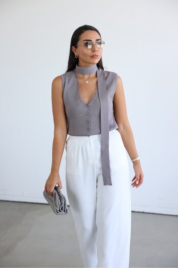 Özge Özgenç Lace Collar Halter Neck Vest