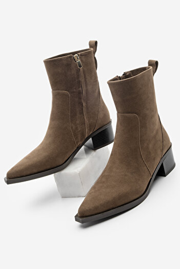 Marjin Women's Pointed Toe Gold Detailed Heeled Boots Kenor Brown Suede