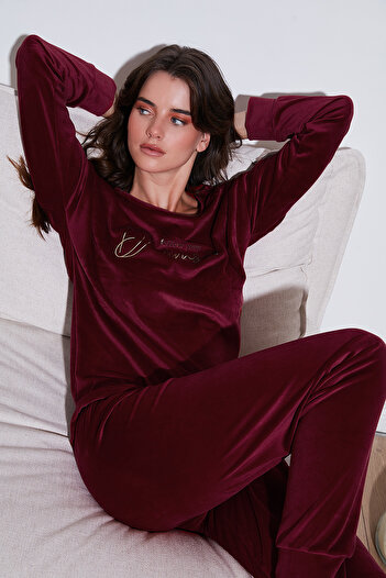 Lela Standard Fit Crew Neck Soft Velvet Pajama Set Pajama Set 6094202