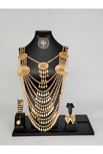 GENERIC4 Large 21 karat gold alternative royal set consisting of 4 pieces with a luxurious top