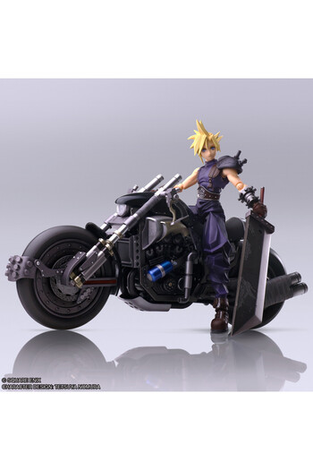 Square Enix مجسم شخصية فاينل فانتسي ٧ من إنتاج برينج آرتس - كلاود سترايف وهاردي دايتونا