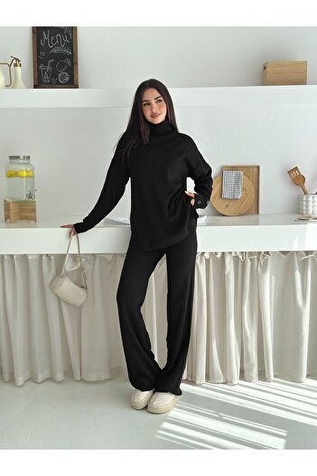 02Lady Fashion Button Detailed Turtleneck Knitwear Set