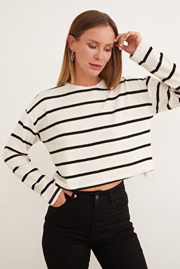 Fulla Moda Striped Crop Slim Knitwear Sweater