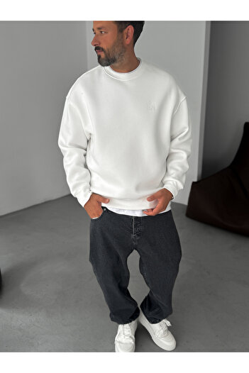 BYBASICMAN Beyaz Kalp Nakışlı Basic Oversize Sweatshirt TW-7080