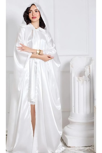 SNOOZYL Exclusively designed plain bridal abaya for the night of a lifetime