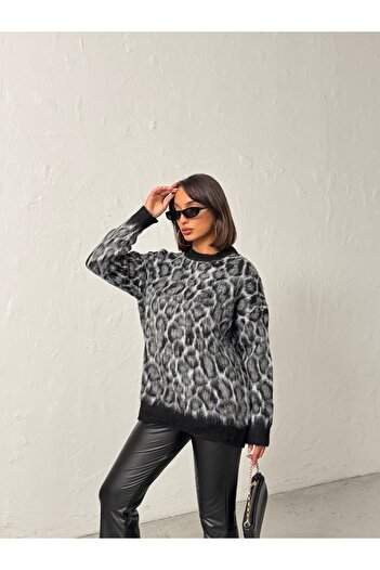 BEJNA Women's Black Leopard Pattern Oversize Sweater