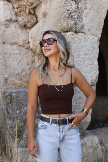 bytugcekaya Bitter coffee thread strap push up crop