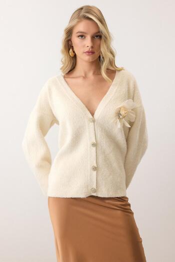 Olcay Soft Knitwear Cardigan with Floral Accessories Ekru 8268