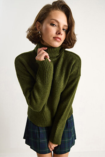 Bianco Lucci Women's Turtleneck Sweater 20251060