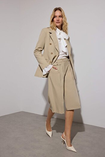 Trendyol Collection Limited Edition Mink Straight Straight Cut Pleated Woven Fabric Shorts & Bermuda Twoaw26Sr00033