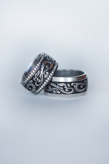 Diamond Line-Gülaylar Crown Koleksiyonu Kadın Bujiteri Taşlı Modern Alyans