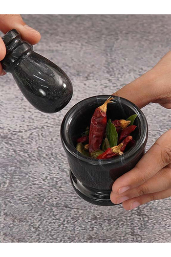 Radicaln Mini Black Marble Mortar & Pestle Set – Natural Stone Spice Grinder 6.35 cm