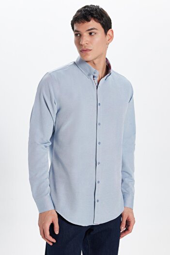 Tudors Чоловіча сорочка Slim Fit, вузького крою, з довгими рукавами, з бавовняної тканини Oxford, легко прасується, з синім коміром на ґудзиках.