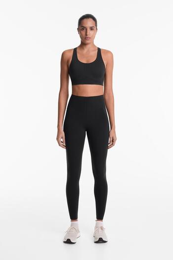 Oysho Compressive raise up ankle-length leggings