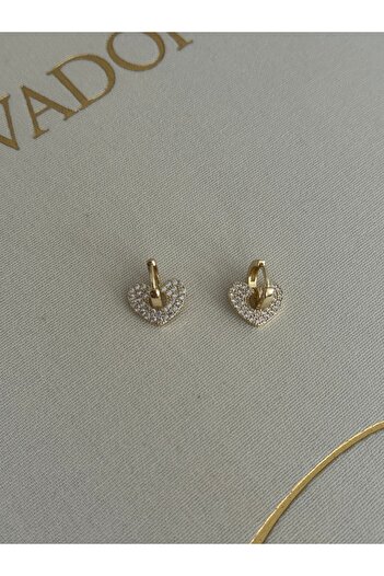 LUXSTONE الحد الأدنى من الأقراط الذهبية على شكل قلب