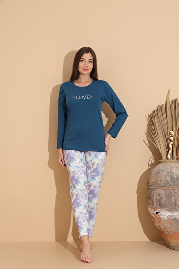 Serena Pijama damă bleumarin, bluză „Love” și pantaloni cu imprimeu floral – 100% bumbac