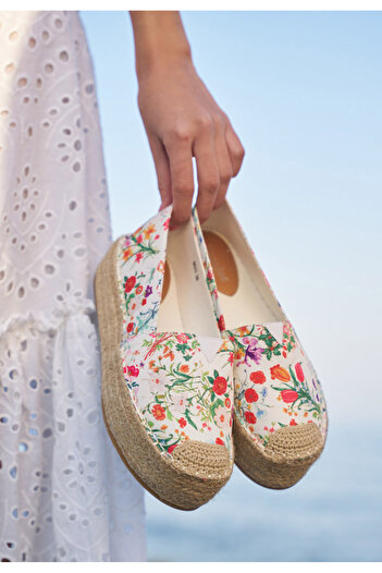 B T Shoes Bílé dámské espadrilky Laguna