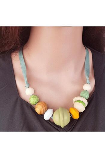 Pursehuit Turquoise necklace, with green and yellow balls, Fides C2