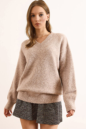 Olalook Women's Milk Coffee V-Neck Soft Textured Relaxed Fit Sweater Kzk-19000993