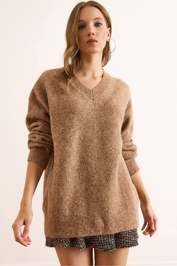 Olalook Women's Brown V-Neck Soft Textured Relaxed Fit Sweater Kzk-19000993