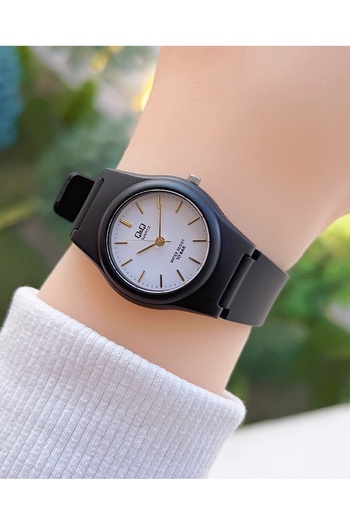 Q&Q 10 Atm Waterproof Silicone Strap Women's Wristwatch with 2 Years Warranty