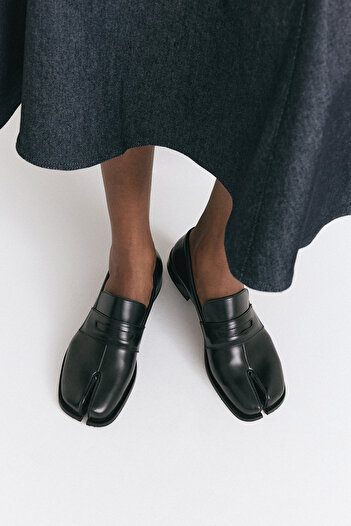 LUTVELIZADE Loafer 2508 - Classic Flip-Flop Loafer Black Women's Loafer