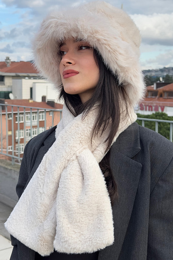 Mavelle Women's Beige Bucket Hat |   Faux Fur Set of 2 |   Women's Plush Hat Scarf Set