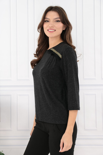 Vanessa Line RO Anthracite gray blouse with decorative fur at the neckline