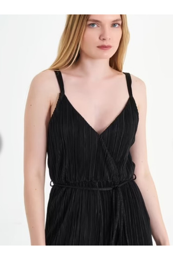 MOREPERLA Women's Black Strappy Low-Cut Backless V-Neck Frilly Jumpsuit