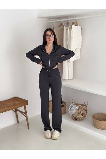 By Kuzey Aras Modal Fabric Zippered Tracksuit Set – Comfortable and Stylish Casual Combination