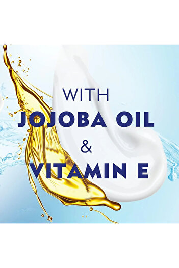 NIVEA Soft Light Moisturiser With Vitamin E, 100ml