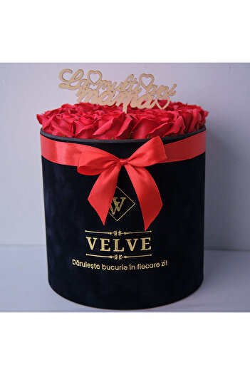 velve Floral arrangement in a round black box, 25 red soap roses and message "Happy Birthday Mom"