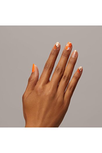 DASHING DIVA Gloss Nail Strips - Ultra Shine Gel Palette - 32 Nail Wraps, 1 Prep Pad And 1 Nail File