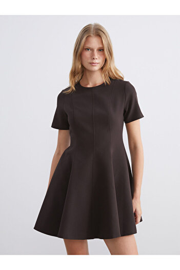 LC Waikiki Μίνι φόρεμα Peak New Season με λαιμόκοψη Peplum