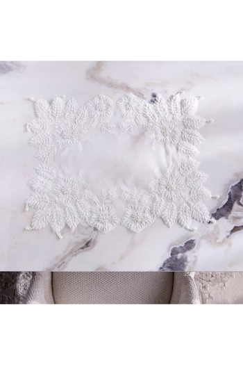Generic Walima Lace 4-Piece Placemat Set
