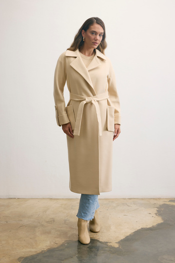 KENT Long Cream-Colored Coat with Collar Detail