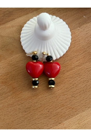 Naskosta Red | Acrylic | Heart Detailed Earrings