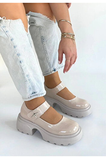 meSga butik Siyat Beige Patent Leather Wedge Heel Oxford Shoes