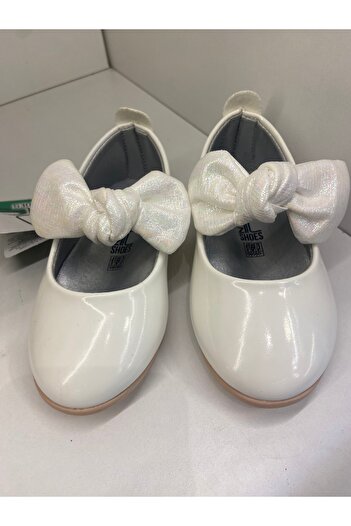 maxxi White Bow Ballerina