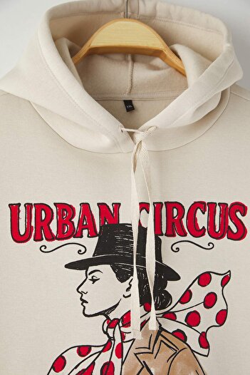 Trendyol Curve Stone Oversize/Wide Fit Hooded Fleece Inside Printed Plus Size Sweatshirt Tbbaw26Ao00025