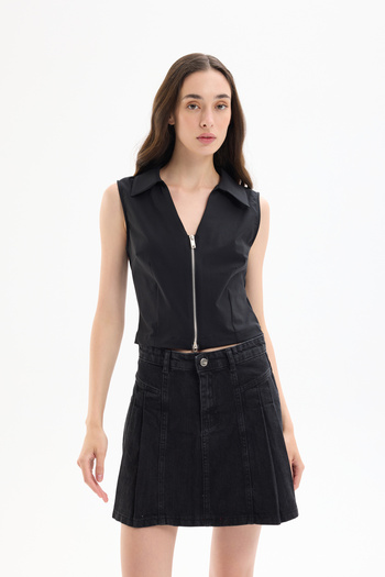 Quzu Zippered Sleeveless Blouse Black