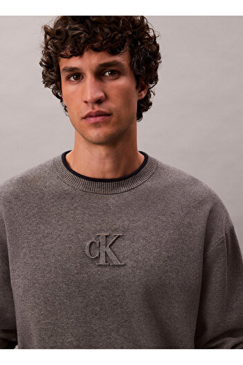 Calvin Klein Jeans Bisiklet Yaka Relaxed Düz Gri Erkek Kazak LV04RD300GP7E LS EMBOSSED LOGO CREW