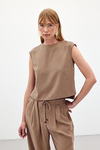 Sateen Sleeveless Casual Blouse - Mink