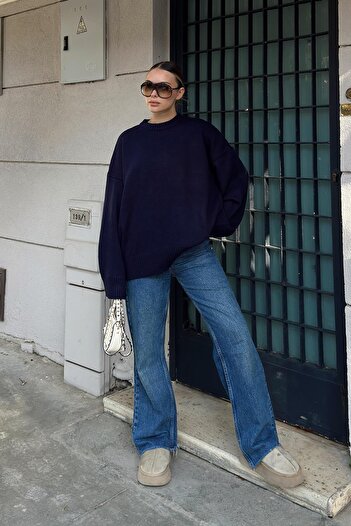 Swist Navy Blue Biscuit Crew Neck Oversize Women's Knitwear Sweater