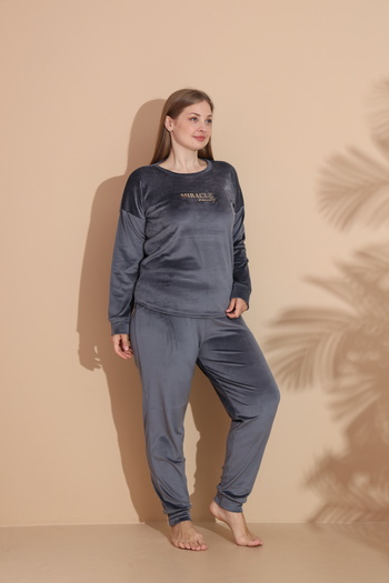 Estiva Women's Winter Velvet Oversized Pajama Set