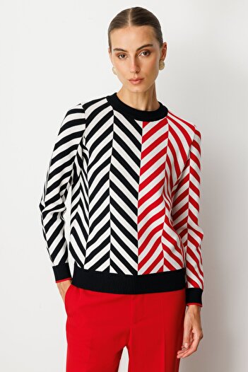 On Fashion On Zigzag Patterned Crew Neck Knit Sweater-65308